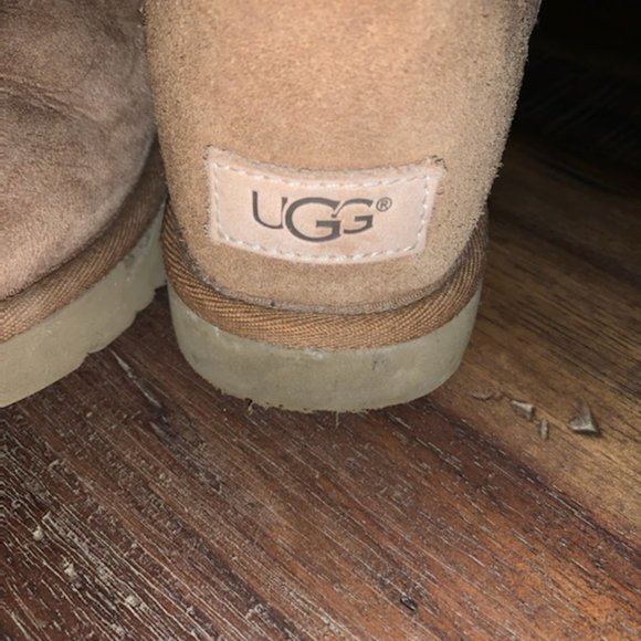 Uggs Classic Tan Boots Size 7 - Picture 4 of 4